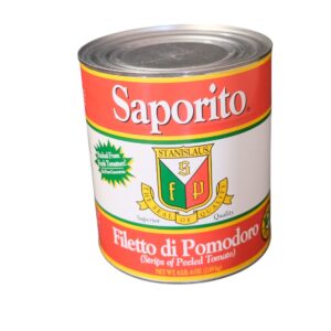 Can of Saporito tomato sauce with Italian branding.
